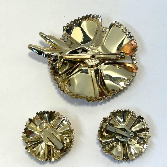 Vintage 60's Gold Plated Ruffle Petal Flower Brooch Earrings Set - Picture 2 of 6